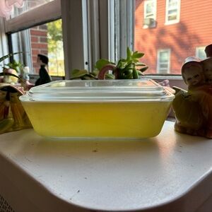 Vintage 503 Pyrex Yellow Refrigerator Dish 1.5 Quart with Ribbed Lid.